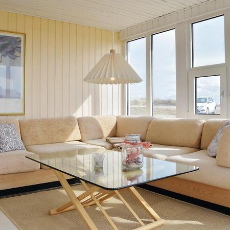 2 Bedroom Amazing Home In Lemvig Norby  Bagian luar foto